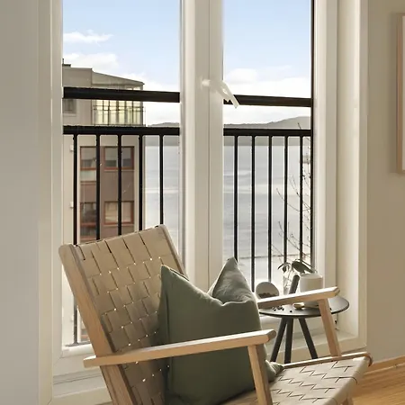 דירה Top-floor With Balcony And Sea View