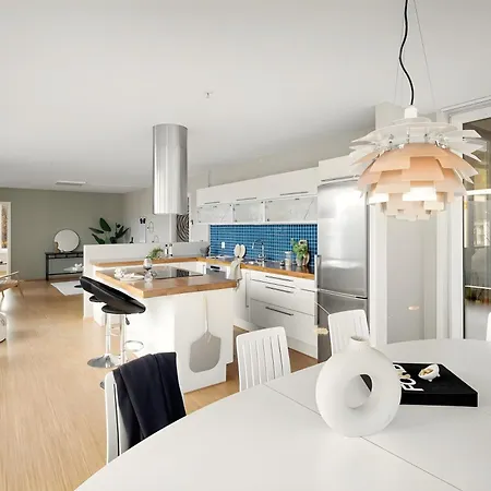 Top-floor With Balcony And Sea View * ברגן